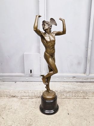 Меркурий радуется и танцует Меркурий радуется и танцует