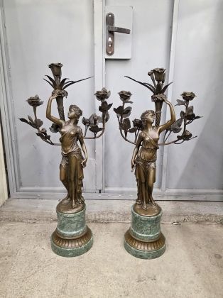 Подсвечники "Хариты в окружении роз" Подсвечники "Хариты в окружении роз"