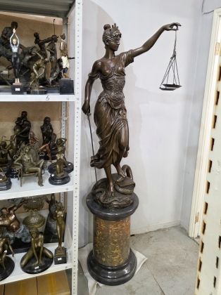 Фемида (1,9м) Фемида (1,9м)