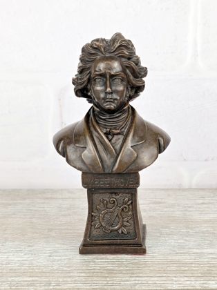 Бетховен (бюст) Бетховен (бюст)